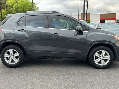 Used 2020 Chevrolet Trax LT image 9
