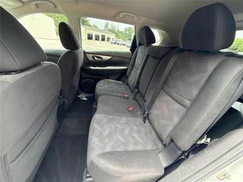 Used 2016 Nissan Rogue SV w/ SV Premium Package FWD image 12