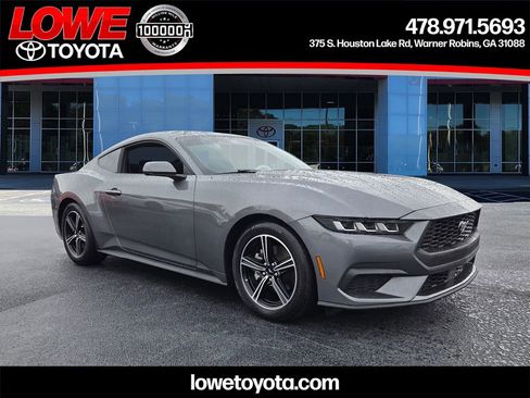 Used 2025 Ford Mustang Coupe image 1