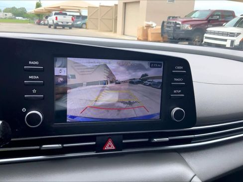 Used 2024 Hyundai Elantra SE image 28