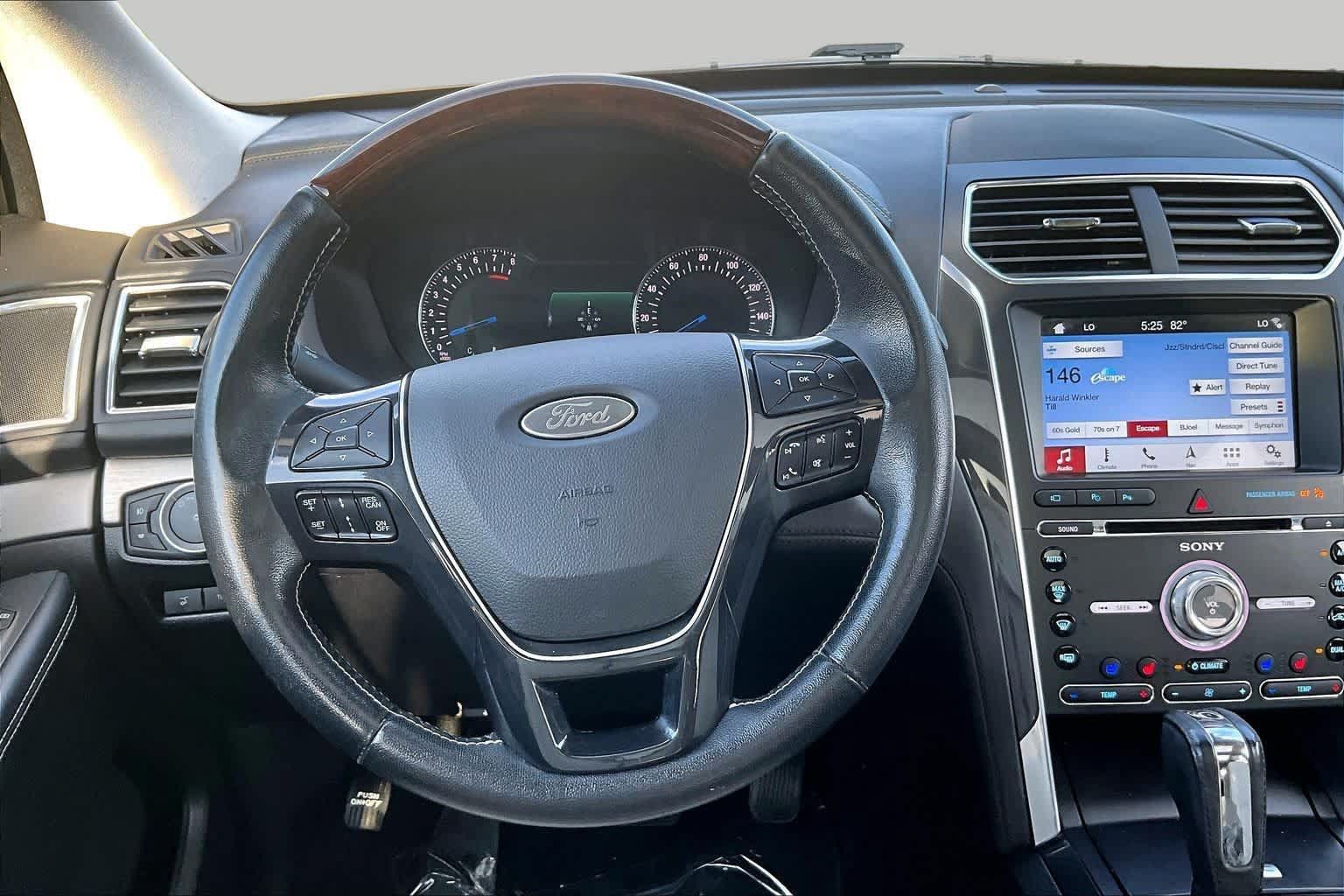 Used 2017 Ford Explorer Platinum AWD/4WD image 6