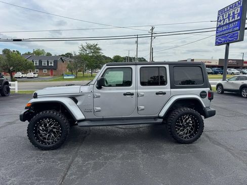 Used 2020 Jeep Wrangler Unlimited Sahara AWD/4WD image 2
