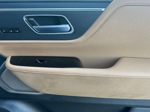 Used 2025 INFINITI QX80 Sensory image 22