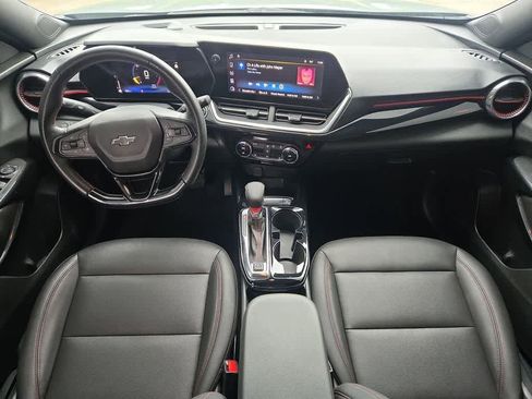 Used 2024 Chevrolet Trax RS FWD image 16