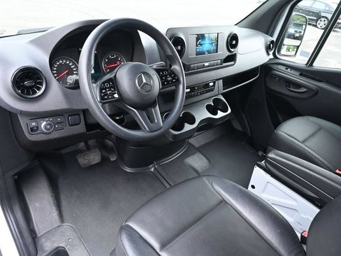 Used 2023 Mercedes-Benz Sprinter 2500 image 19