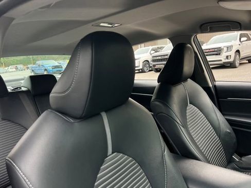 Used 2018 Toyota Camry L image 31