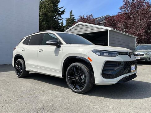 New 2026 Volkswagen Tiguan SE R-Line AWD/4WD image 2