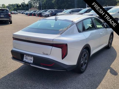 Certified 2025 Kia K4 FWD image 2