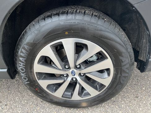 Certified 2025 Subaru Outback Premium w/ Popular Package #1A image 9