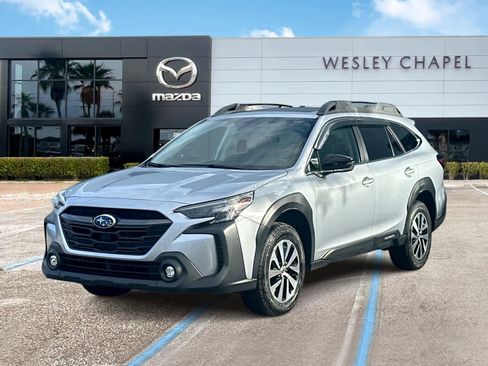 Used 2024 Subaru Outback Premium AWD/4WD image 1