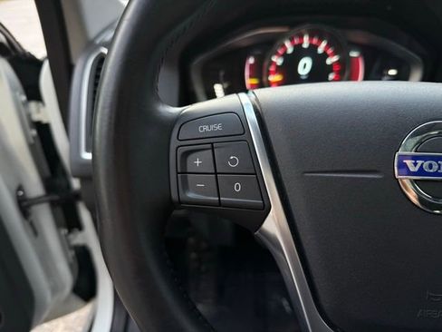 Used 2015 Volvo XC60 T5 Premier w/ Proximity Package image 15