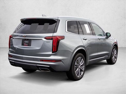 Used 2025 Cadillac XT6 Premium Luxury image 5