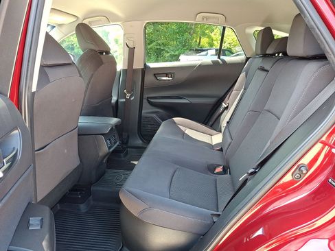 Used 2021 Toyota Venza LE AWD/4WD image 19