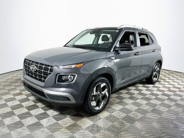 Used 2024 Hyundai Venue Limited FWD image 7