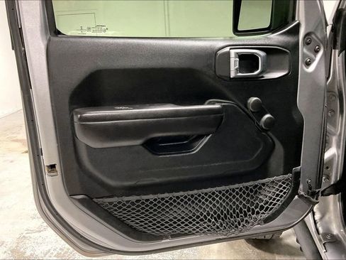 Used 2018 Jeep Wrangler Unlimited Sport image 21