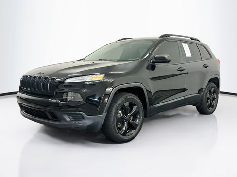 Used 2017 Jeep Cherokee Sport AWD/4WD image 3