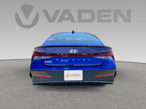 New 2025 Hyundai Elantra Sport image 18