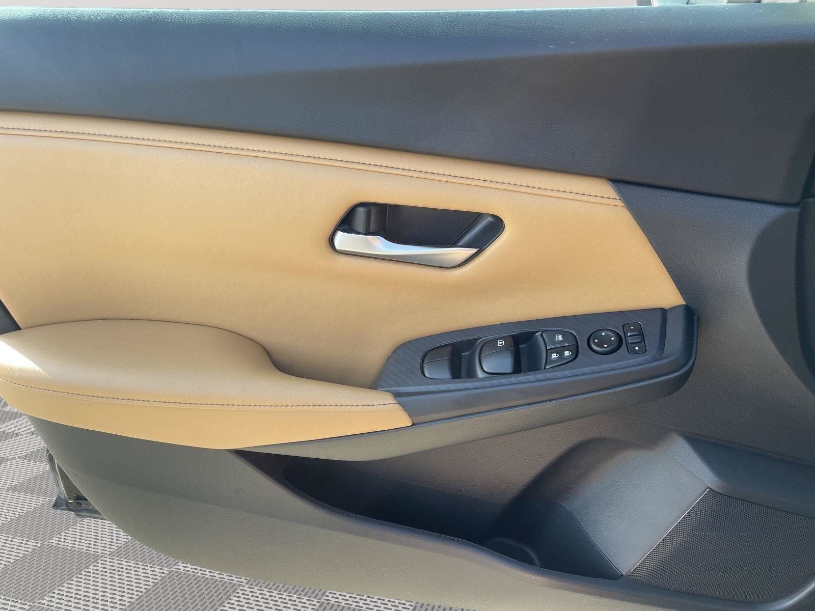 Used 2023 Nissan Sentra SV w/ SV Premium Package FWD image 17
