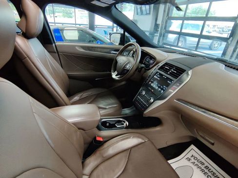 Used 2017 Lincoln MKC Reserve image 10