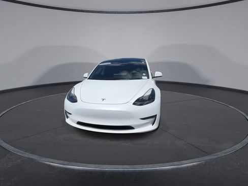 Used 2023 Tesla Model 3 Standard Range RWD image 4