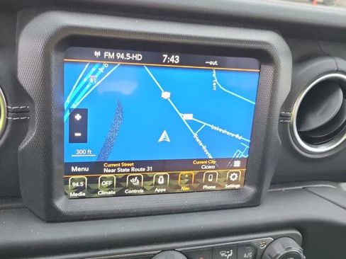 Used 2023 Jeep Wrangler Unlimited Sahara w/ Cold Weather Group AWD/4WD image 11