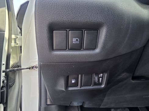 Used 2020 Toyota C-HR Limited image 22