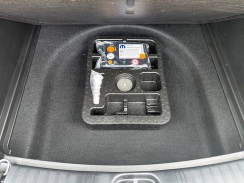 Used 2024 Jeep Compass Limited AWD/4WD image 25