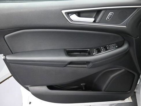 Used 2019 Ford Edge SEL w/ Equipment Group 201A FWD image 25