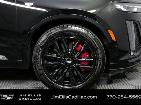 Certified 2024 Cadillac XT6 Sport w/ Technology Package image 42