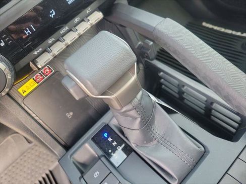 Certified 2025 Toyota Tacoma SR5 image 27