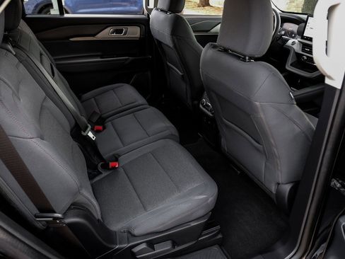 Used 2025 Ford Explorer Active image 47