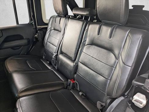 Used 2023 Jeep Wrangler Unlimited Sahara AWD/4WD image 19