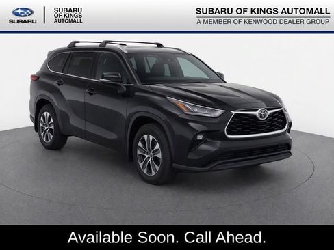 Used 2020 Toyota Highlander XLE AWD/4WD image 1