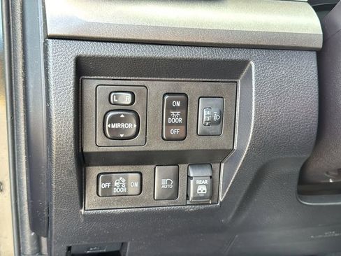 Used 2020 Toyota Tundra SR5 w/ SR5 Upgrade Package RWD image 30