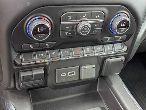 Used 2021 Chevrolet Silverado 1500 LT Trail Boss w/ Convenience Package II AWD/4WD image 24