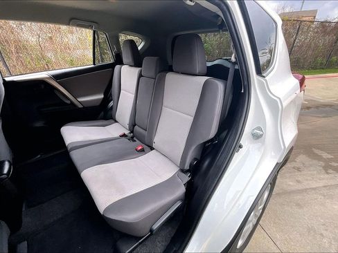 Used 2015 Toyota RAV4 LE image 33