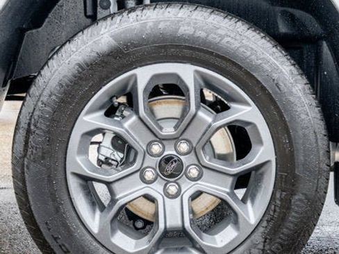 New 2025 Ford Maverick XLT image 9