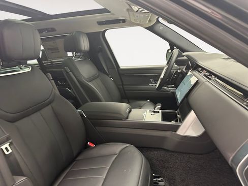 New 2026 Land Rover Range Rover Long Wheelbase SE AWD/4WD image 15