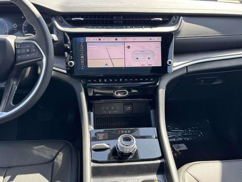 New 2026 Jeep Grand Cherokee L Limited AWD/4WD image 13