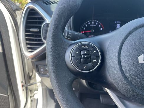 Certified 2022 Kia Soul LX w/ Technology Package FWD image 15