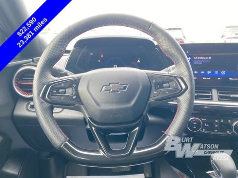 Used 2025 Chevrolet Trax RS w/ Driver Confidence Package FWD image 20
