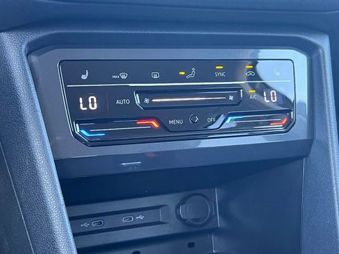 Used 2023 Volkswagen Tiguan SE image 25