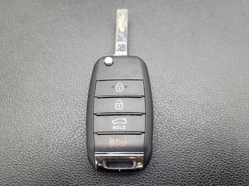 Used 2019 Kia Optima LX image 32