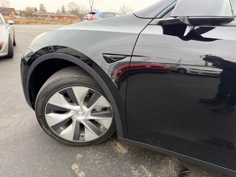 Used 2021 Tesla Model Y Long Range image 51