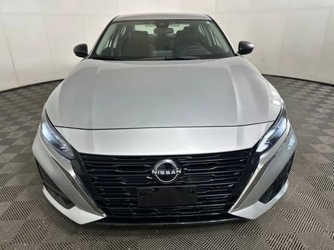 Used 2024 Nissan Altima 2.5 SV image 8