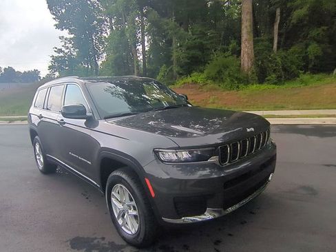 New 2025 Jeep Grand Cherokee L Laredo w/ Luxury Tech Group I AWD/4WD image 17