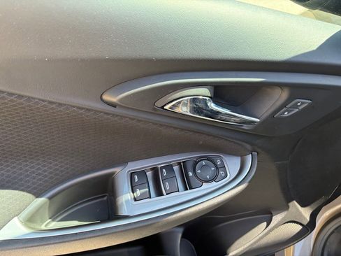 Used 2023 Chevrolet Malibu RS w/ LPO, Floor Liner Package FWD image 17
