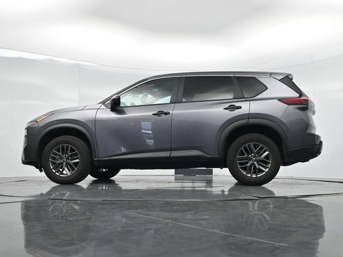 Used 2025 Nissan Rogue S AWD/4WD image 28