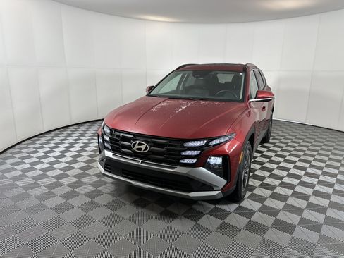 Certified 2025 Hyundai Tucson SEL image 2