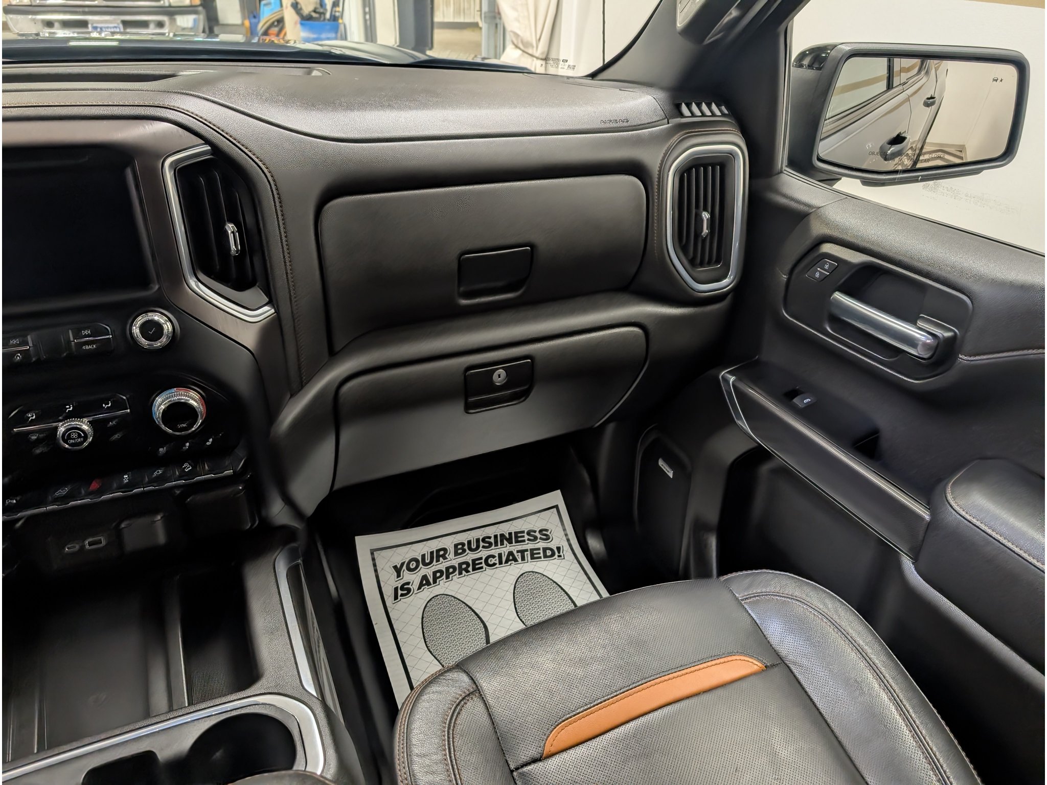 Used 2022 GMC Sierra 1500 AT4 w/ AT4 Premium Package AWD/4WD image 12